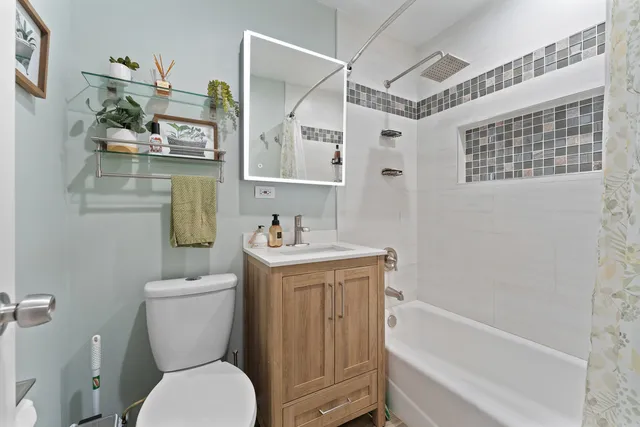 $194,900 | 23 North King Arthur Court, Unit 6, Northlake, IL 60164