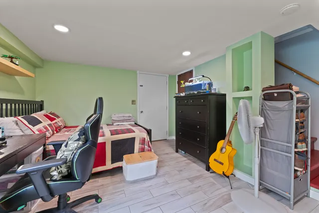 $194,900 | 23 North King Arthur Court, Unit 6, Northlake, IL 60164