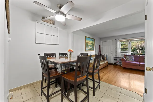 $194,900 | 23 North King Arthur Court, Unit 6, Northlake, IL 60164