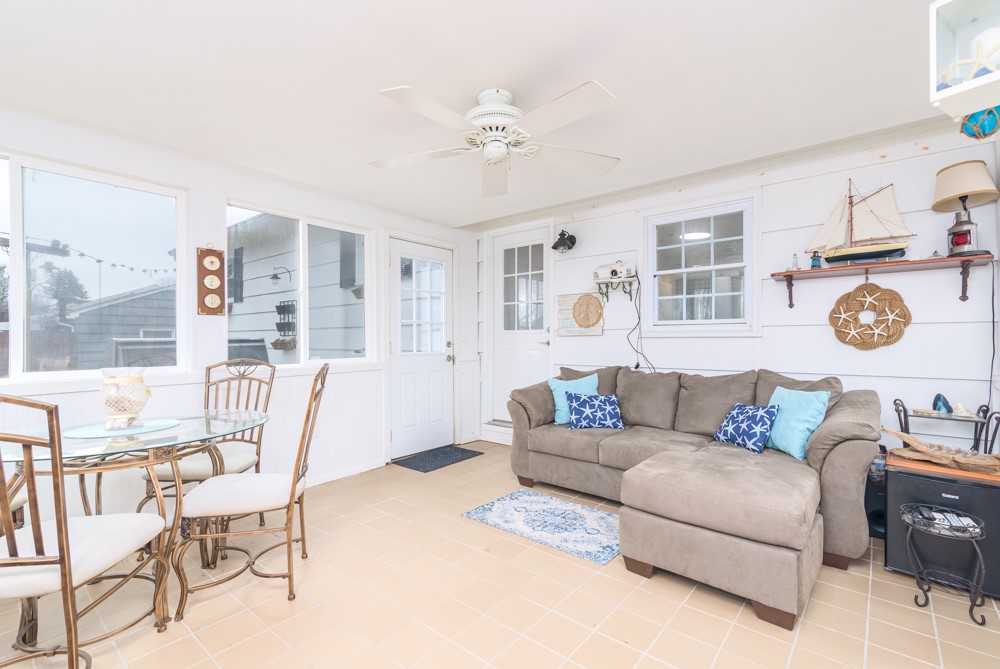 41 Farmland Road Warwick, RI 02889 - Photo 17 of 38 Gallery Image 17