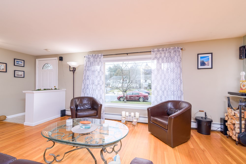 41 Farmland Road Warwick, RI 02889 - Photo 9 of 38 Gallery Image 9