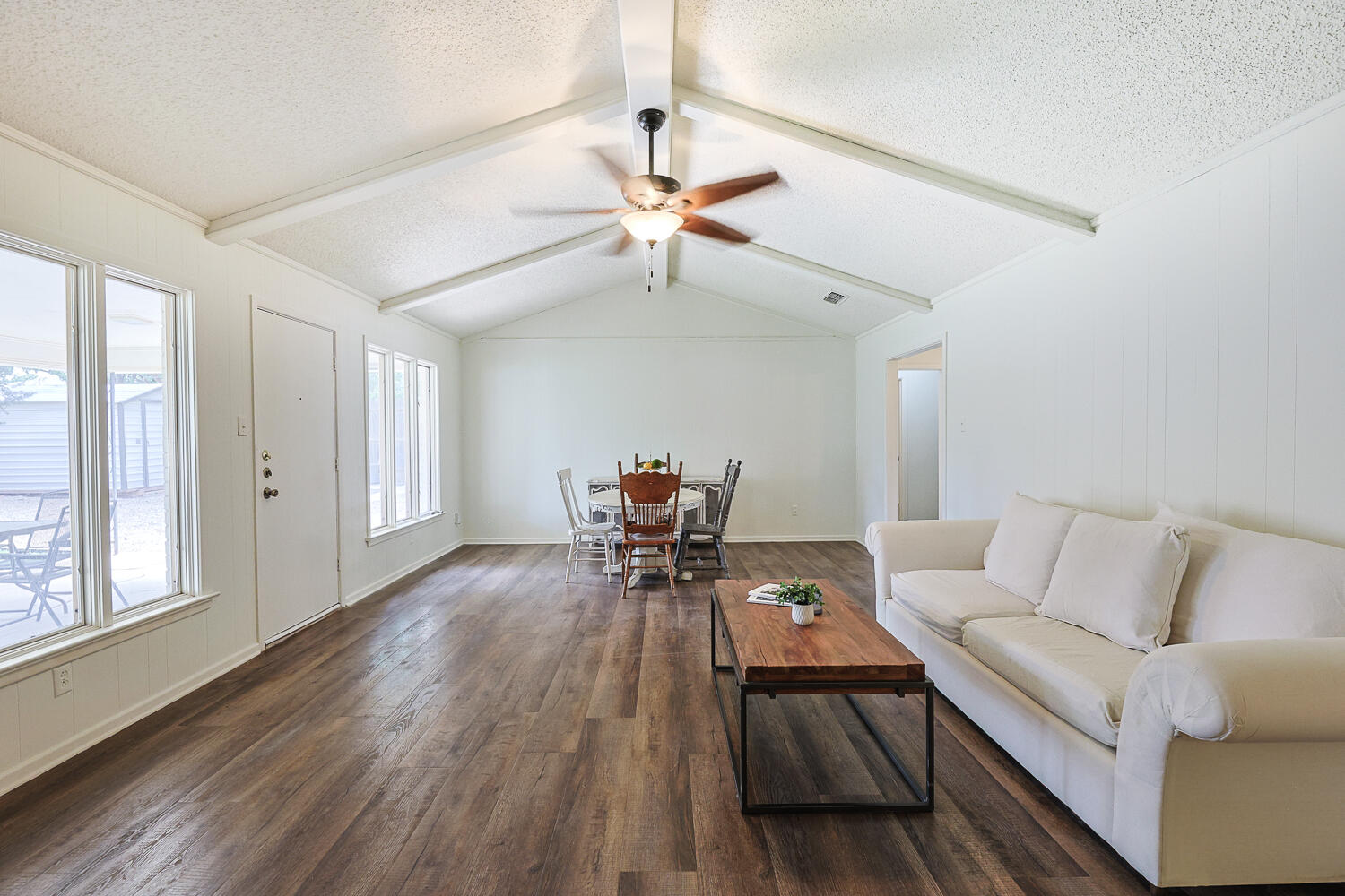 5711 74th Street Lubbock, TX 79424 - Photo 13 of 53 Living Area