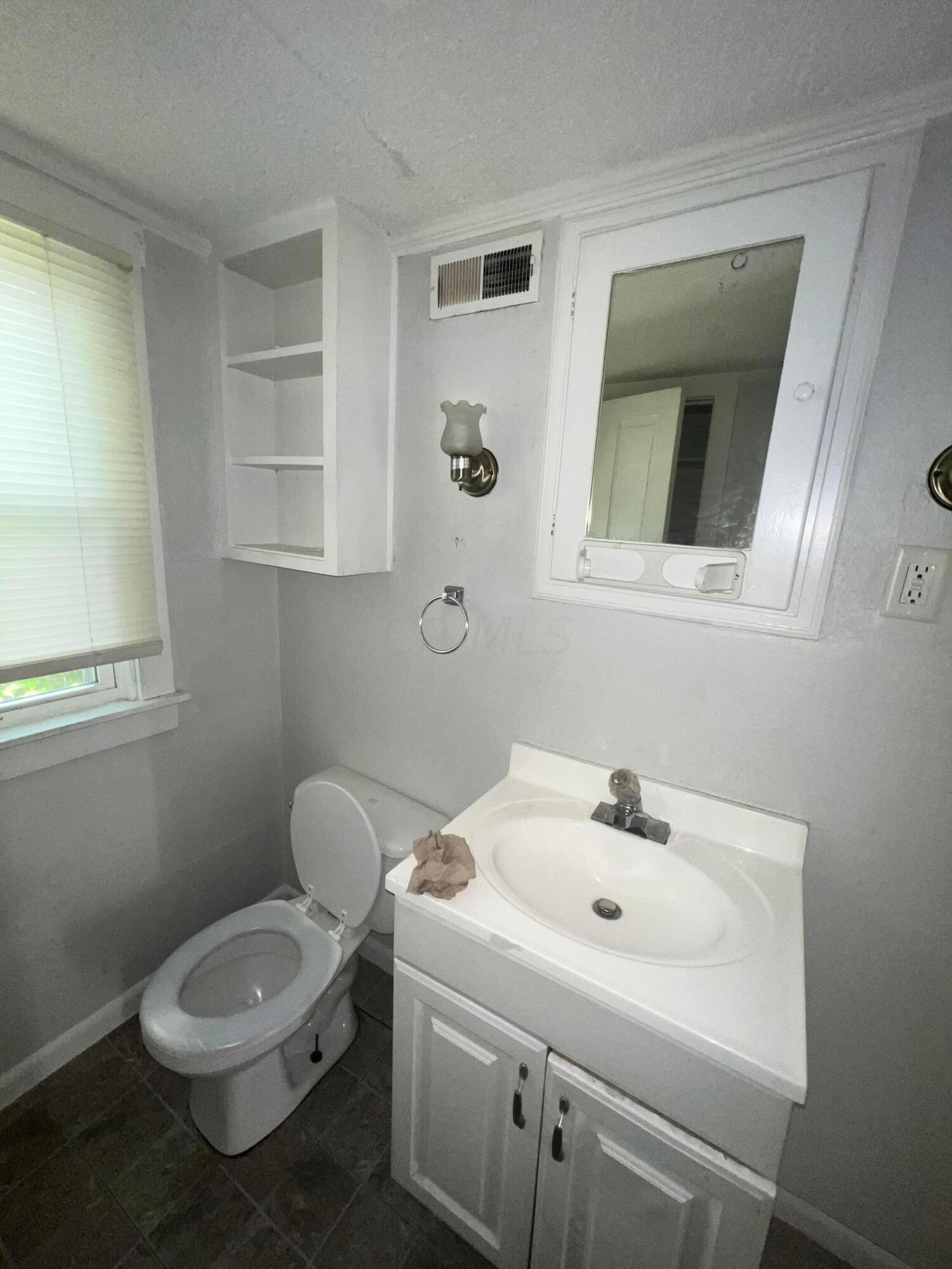 881 Barnett Road Columbus, OH 43227 - Photo 13 of 18 881 Barnett