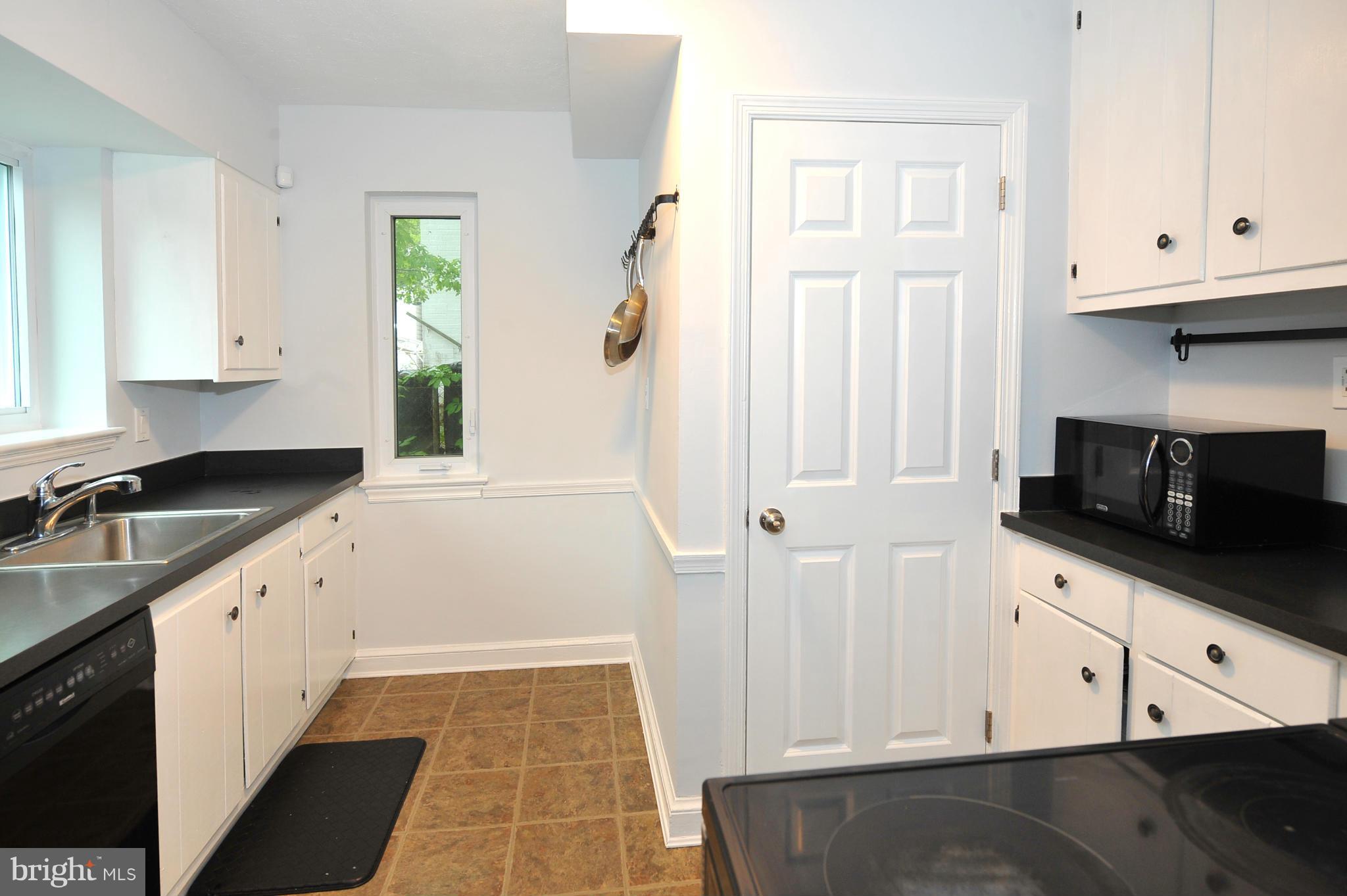 9602 Dilston Road Silver Spring, MD 20903 - Photo 5 of 20 Kitchen