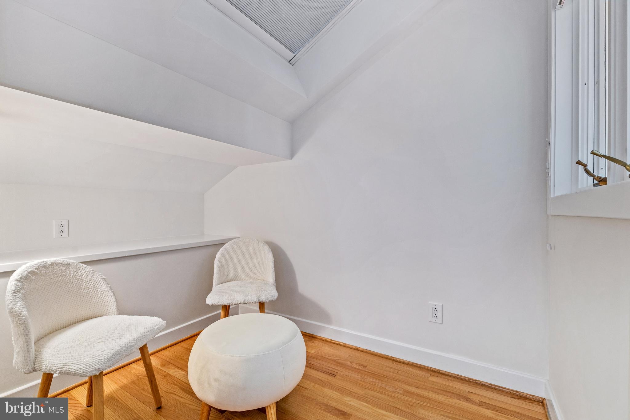 2609 Klingle Road Northwest Washington, DC 20008 - Photo 33 of 41 a bathroom with a toilet