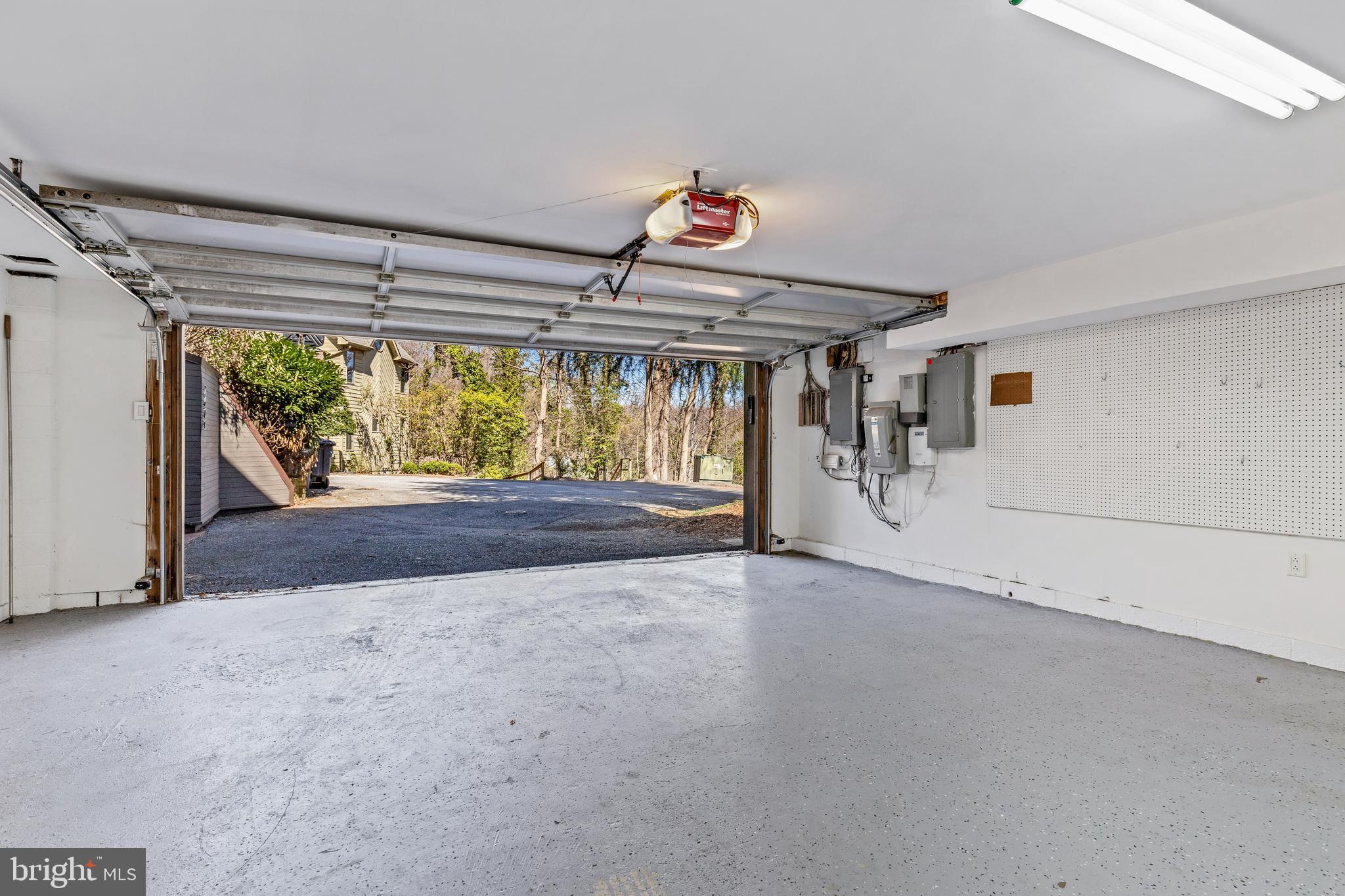 2609 Klingle Road Northwest Washington, DC 20008 - Photo 34 of 41 a view of an empty room with a window
