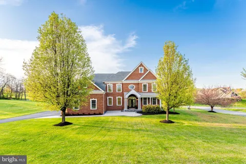 $1,200,000 | 17937 Manassas Gap Court, Hamilton, VA 20158