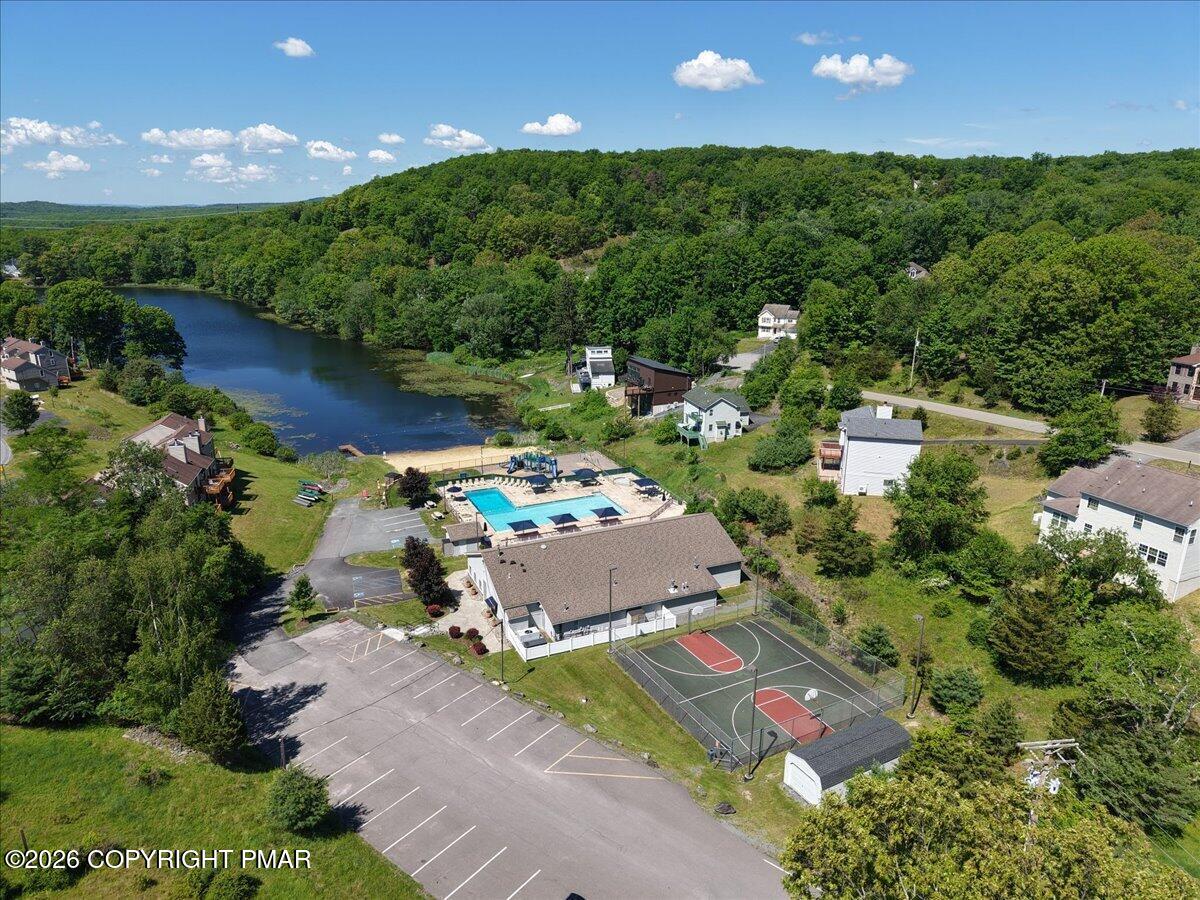 1076 Porter Drive Bushkill, PA 18324 - Photo 66 of 82 94-dji_fly_20260602_105404_0210_17804123