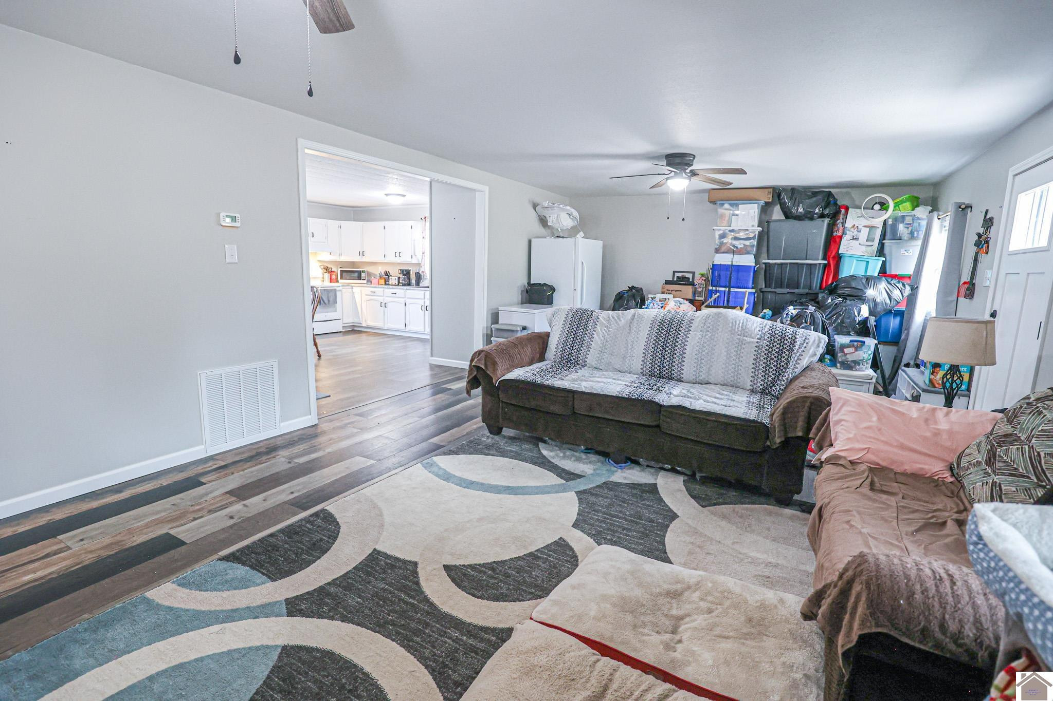 1107 Beech Grove Road Wickliffe, KY 42087 - Photo 10 of 23 Living Room