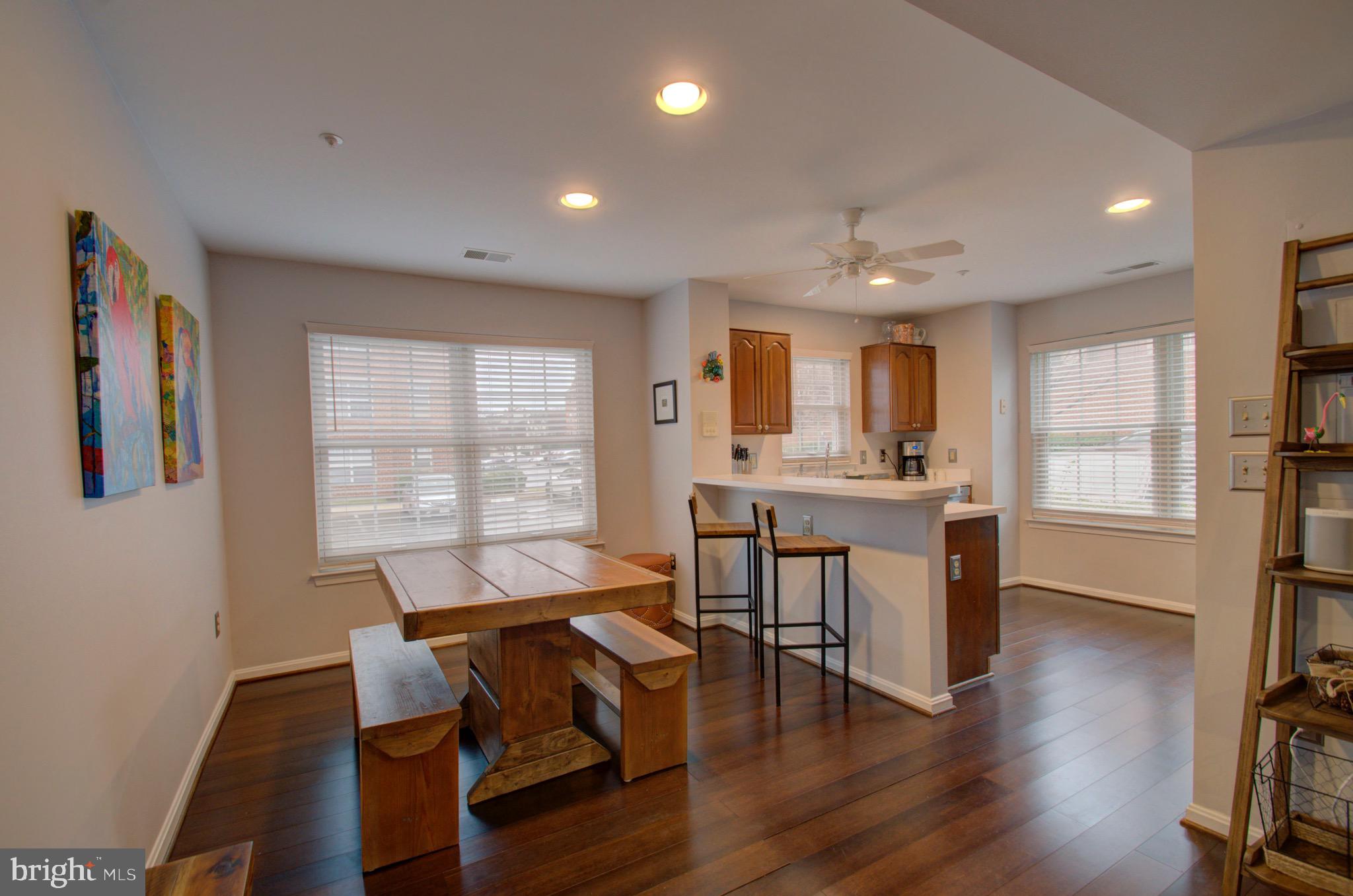304 Ridgepoint Place, Unit 12 Gaithersburg, MD 20878 - Photo 11 of 45 Dining Area