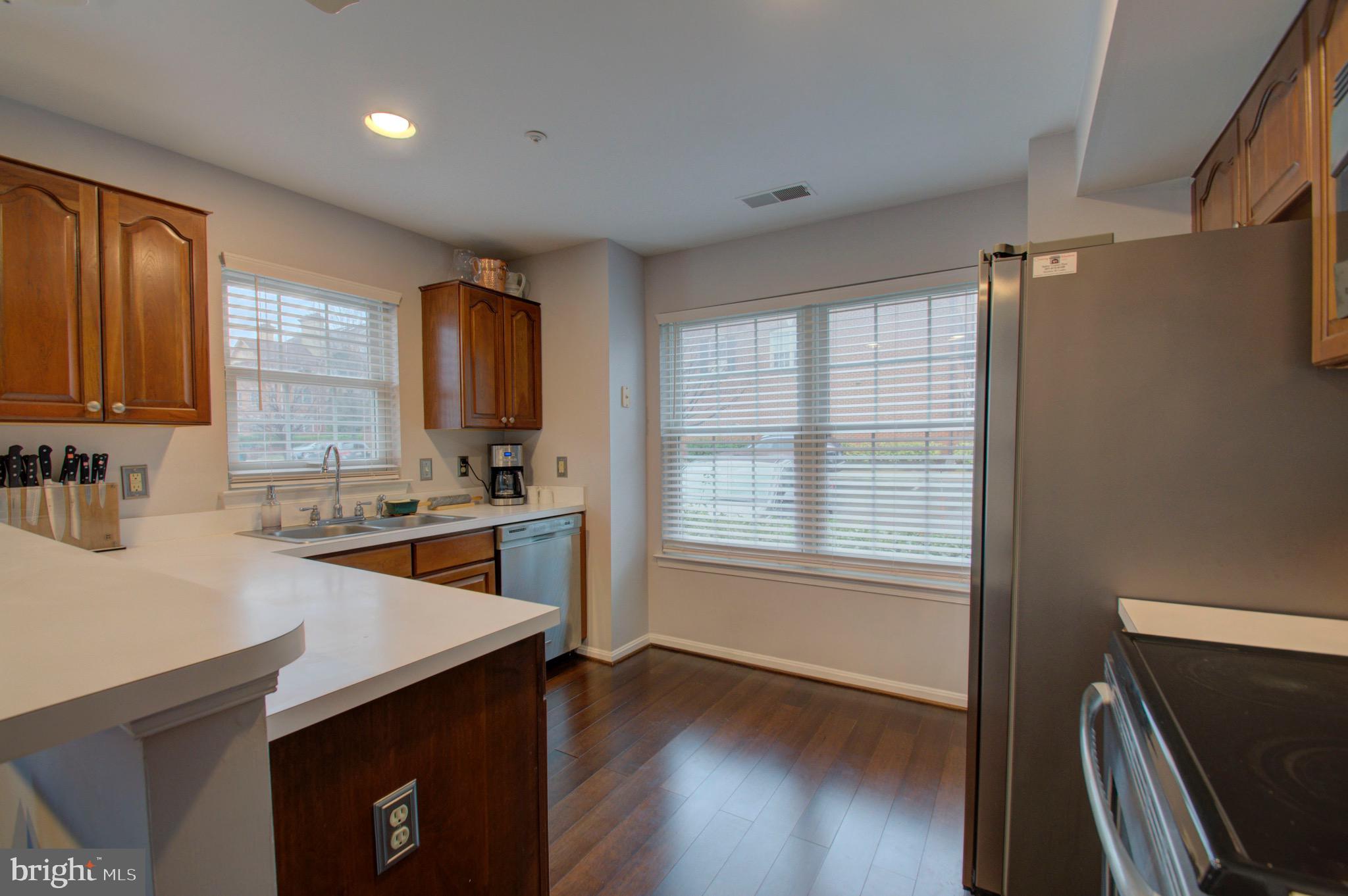 304 Ridgepoint Place, Unit 12 Gaithersburg, MD 20878 - Photo 16 of 45 Kitchen