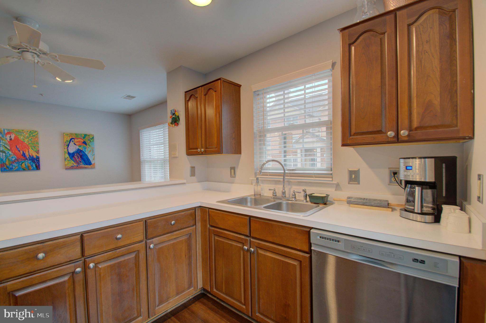 304 Ridgepoint Place, Unit 12 Gaithersburg, MD 20878 - Photo 17 of 45 Kitchen