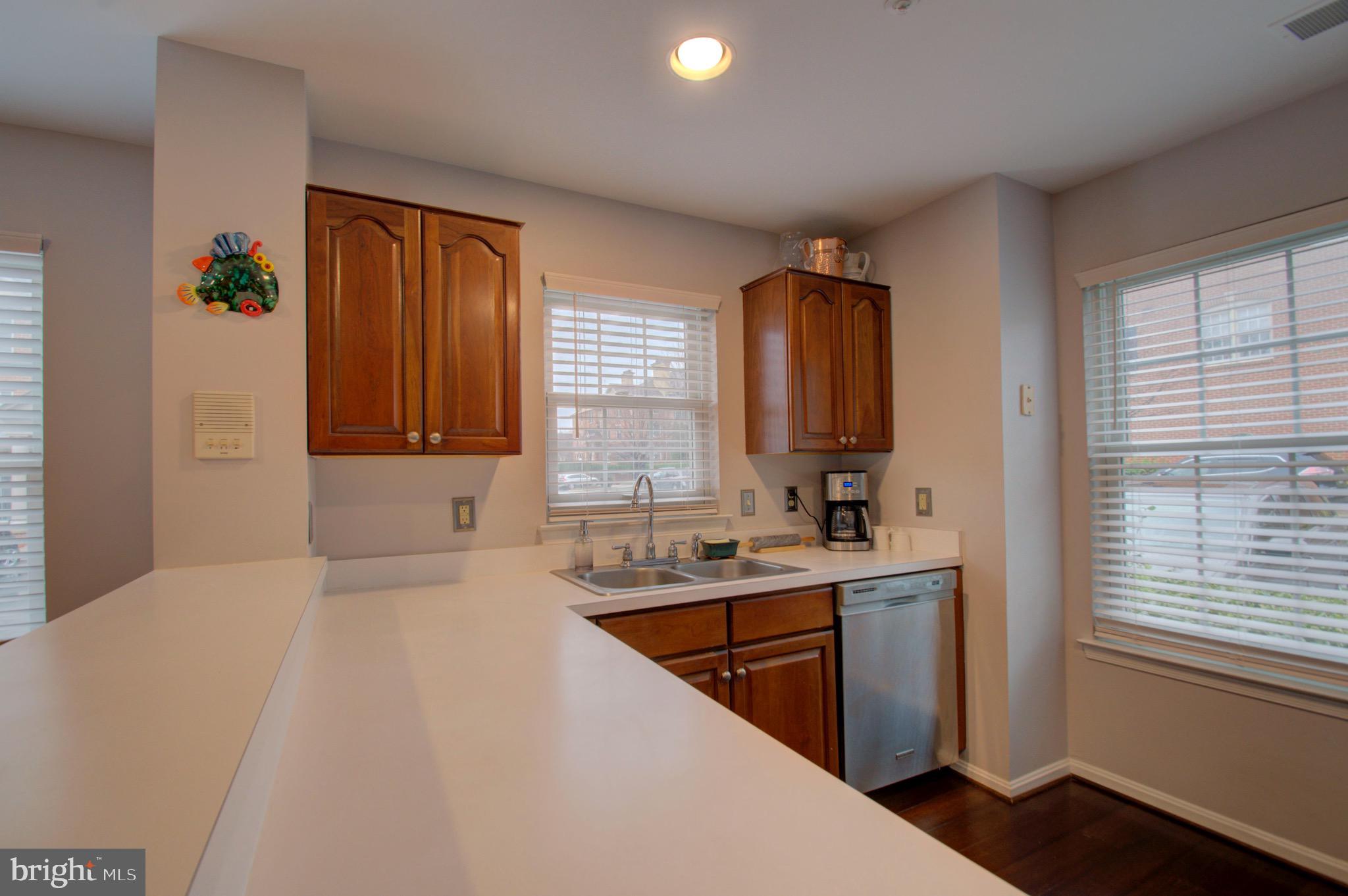 304 Ridgepoint Place, Unit 12 Gaithersburg, MD 20878 - Photo 20 of 45 Kitchen