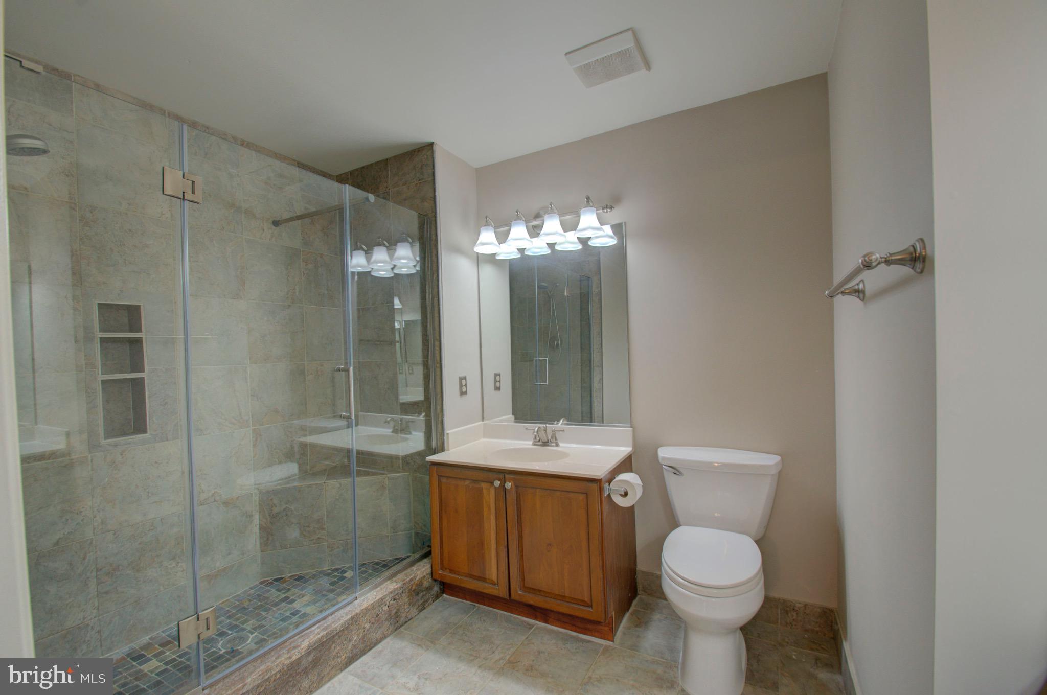 304 Ridgepoint Place, Unit 12 Gaithersburg, MD 20878 - Photo 28 of 45 Master Bathroom