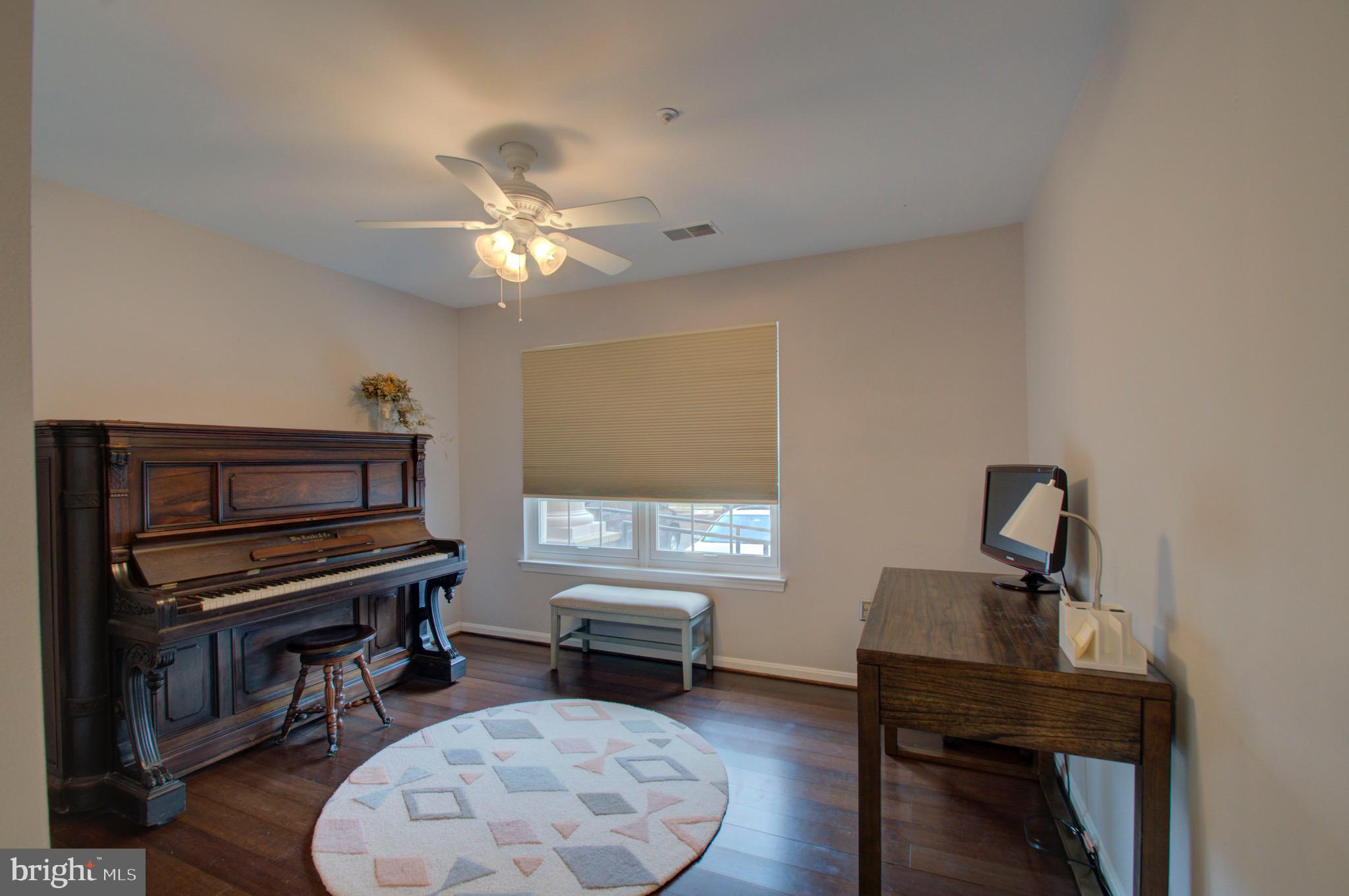 304 Ridgepoint Place, Unit 12 Gaithersburg, MD 20878 - Photo 30 of 45 Bedroom