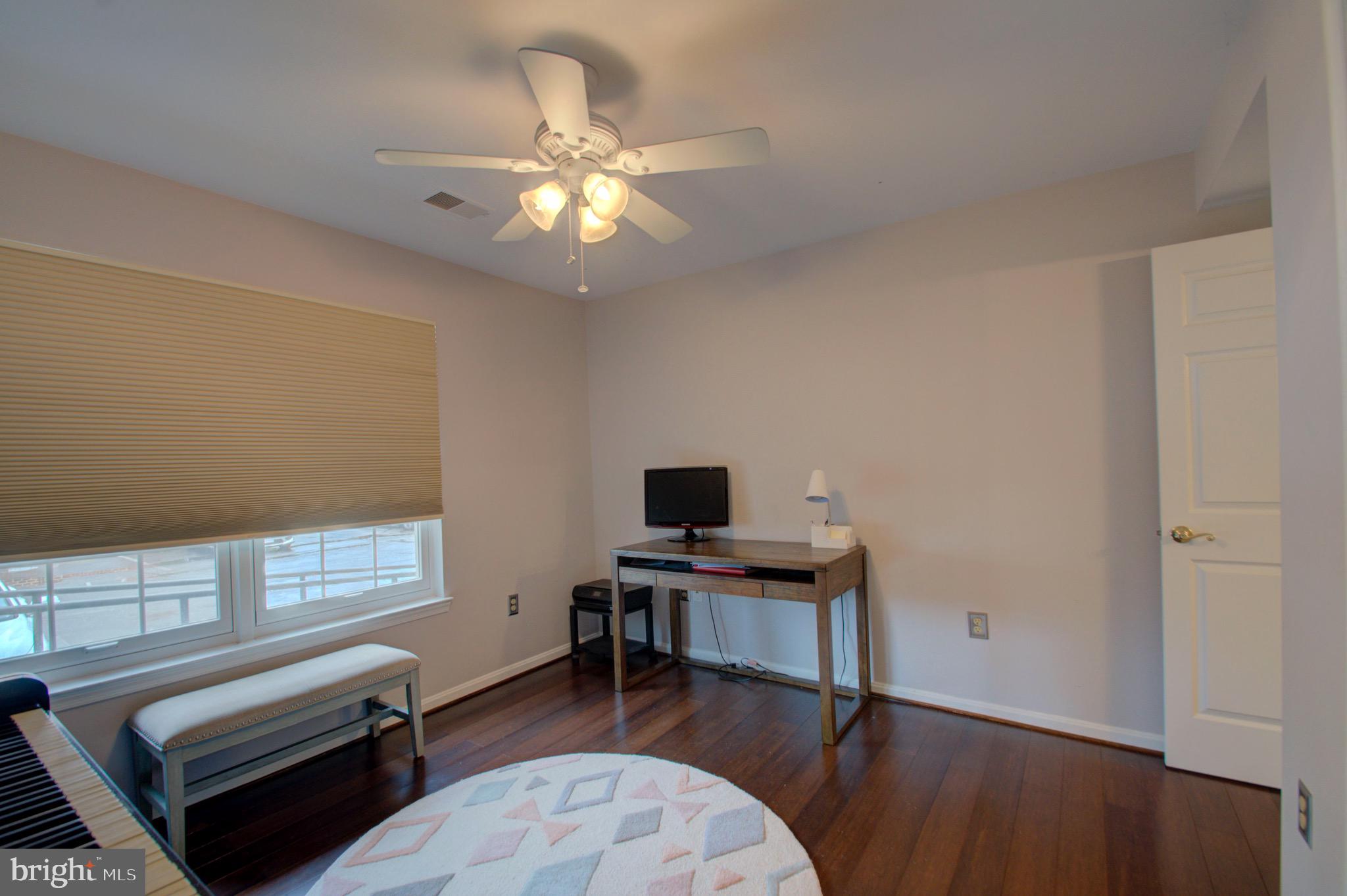304 Ridgepoint Place, Unit 12 Gaithersburg, MD 20878 - Photo 32 of 45 Bedroom