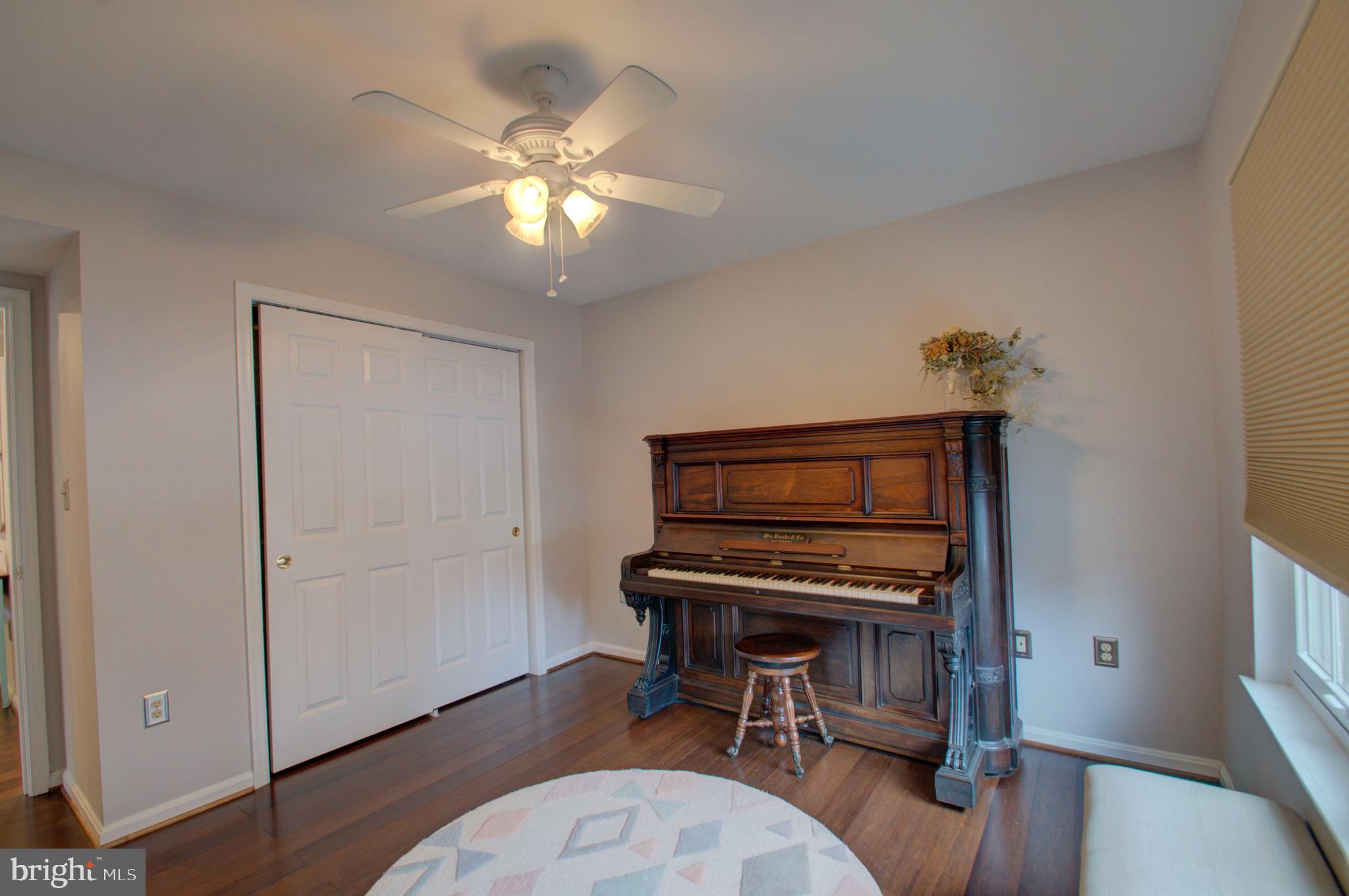 304 Ridgepoint Place, Unit 12 Gaithersburg, MD 20878 - Photo 34 of 45 Bedroom