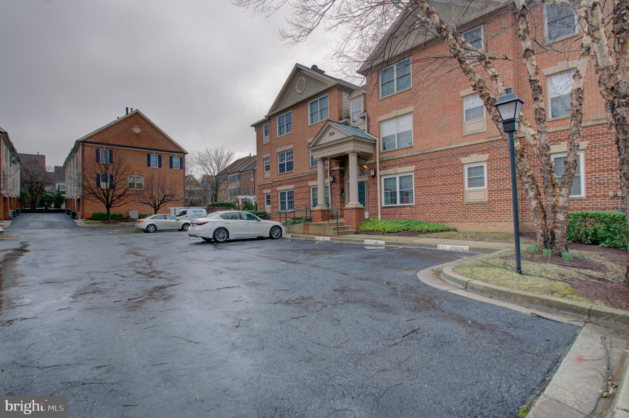 304 Ridgepoint Place, Unit 12 Gaithersburg, MD 20878 - Photo 41 of 45 Exterior