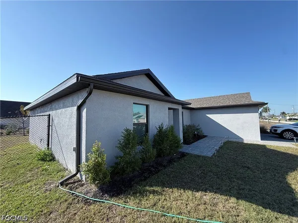 $2,500 | 1926 Northwest 15th Street, Cape Coral, FL 33993