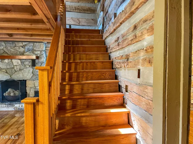 $535,000 | 15445 Coventry Lane, Glade Spring, VA 24340