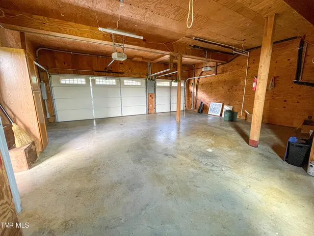 $535,000 | 15445 Coventry Lane, Glade Spring, VA 24340