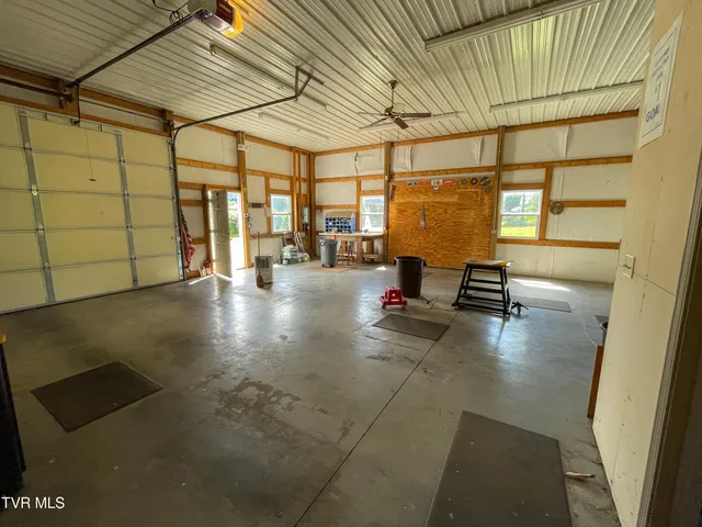 $535,000 | 15445 Coventry Lane, Glade Spring, VA 24340