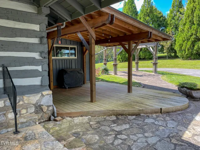 $535,000 | 15445 Coventry Lane, Glade Spring, VA 24340