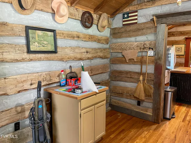 $535,000 | 15445 Coventry Lane, Glade Spring, VA 24340