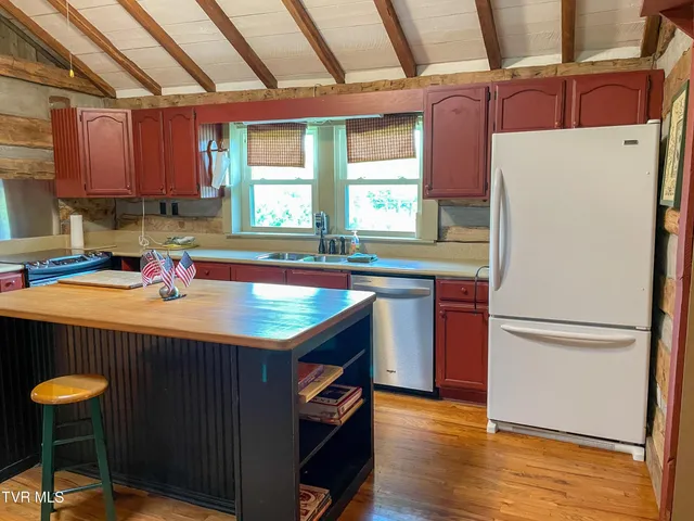 $535,000 | 15445 Coventry Lane, Glade Spring, VA 24340