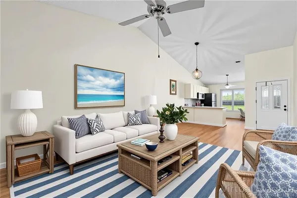 $325,000 | 7711 Southeast Sugar Sand Circle, Hobe Sound, FL 33455