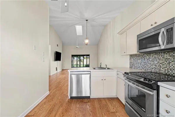 $325,000 | 7711 Southeast Sugar Sand Circle, Hobe Sound, FL 33455