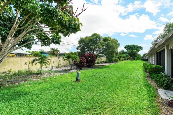 $325,000 | 7711 Southeast Sugar Sand Circle, Hobe Sound, FL 33455