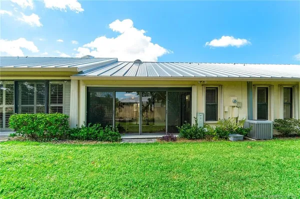 $325,000 | 7711 Southeast Sugar Sand Circle, Hobe Sound, FL 33455