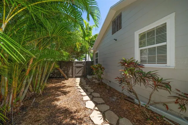 $795,000 | 246 20th Avenue Northeast, St. Petersburg, FL 33704