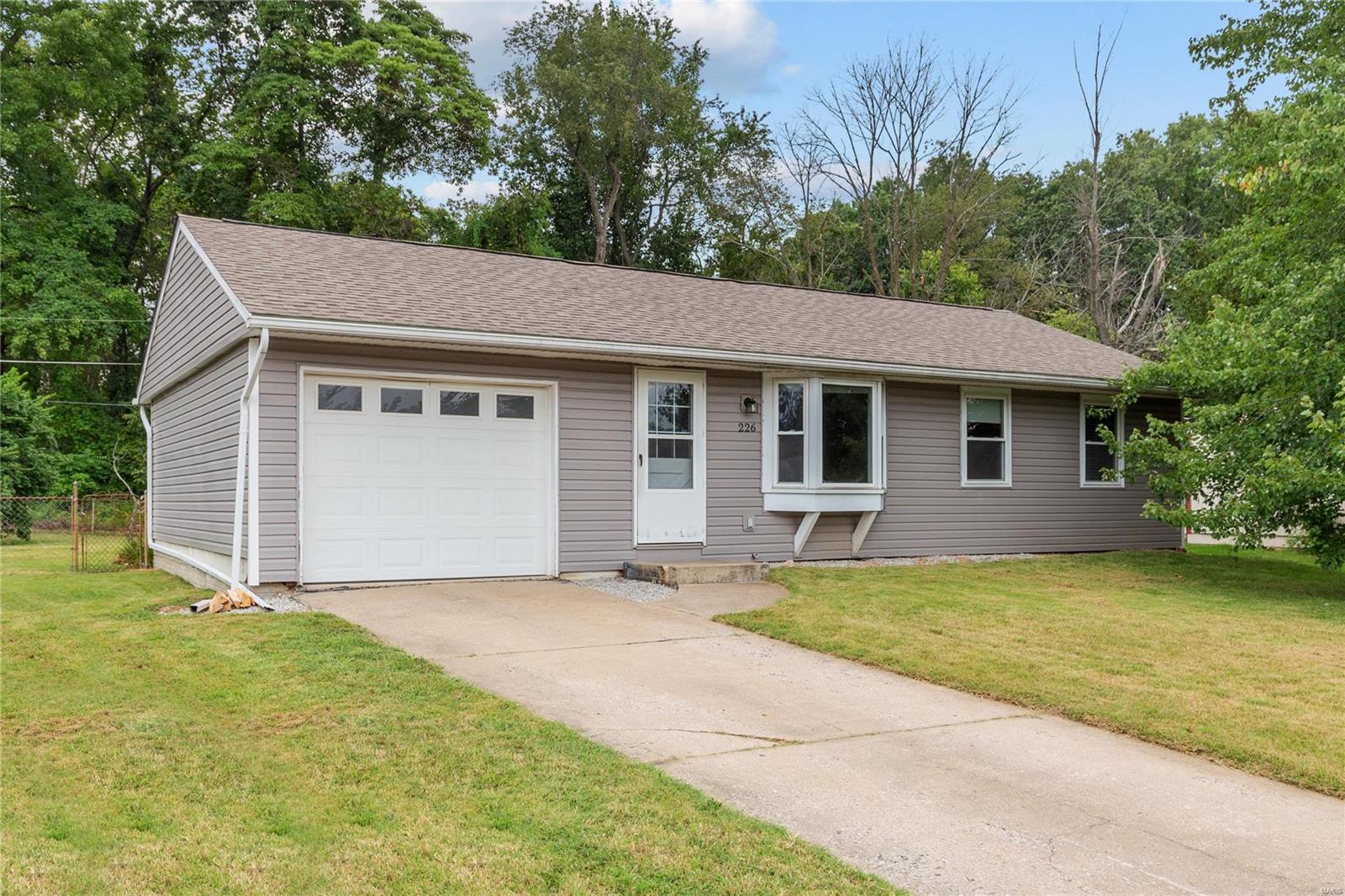 226 Pine Ridge Drive Godfrey, IL 62035 - Photo 1 of 20 Gallery Image 1