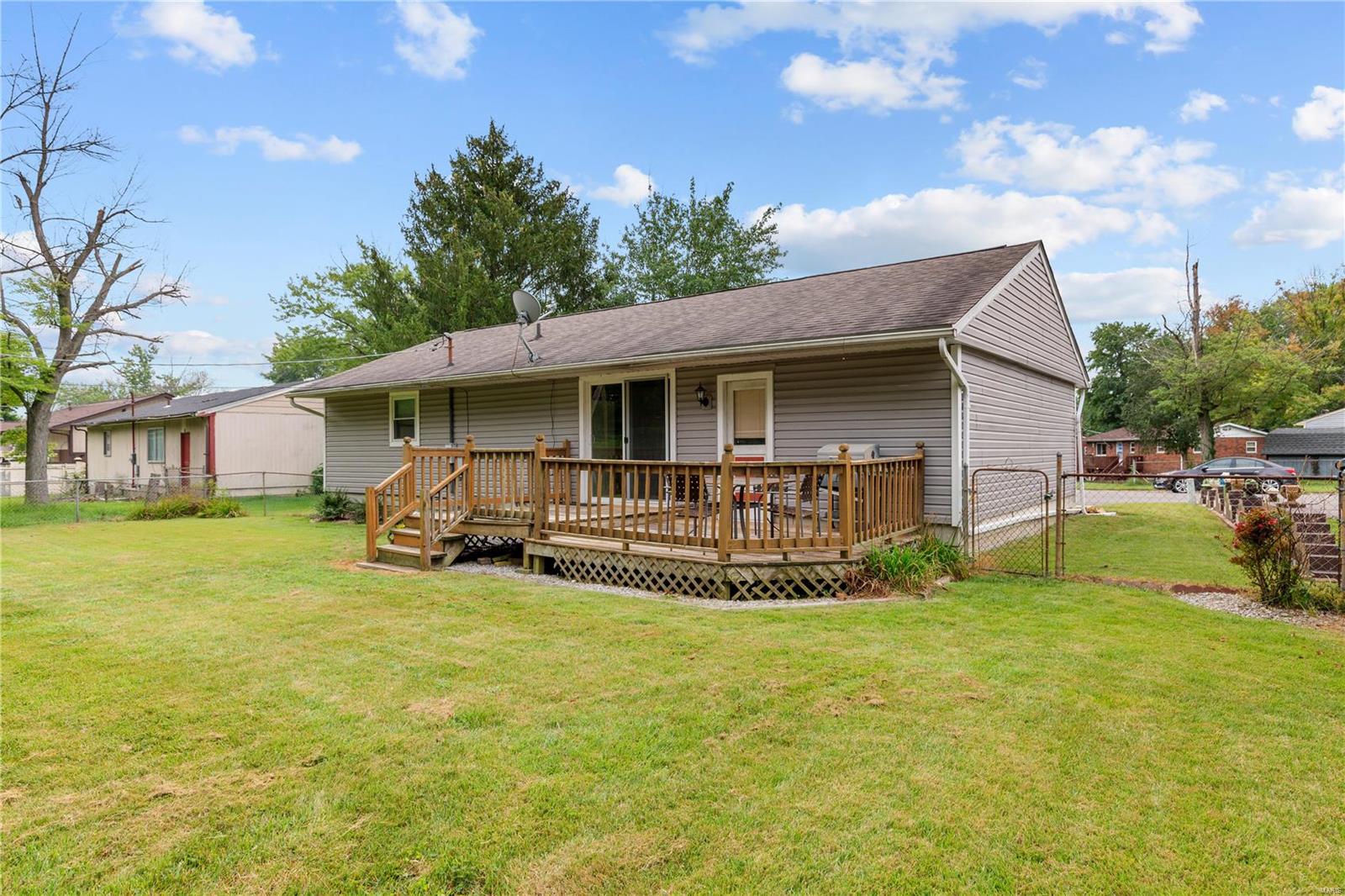 226 Pine Ridge Drive Godfrey, IL 62035 - Photo 17 of 20 Gallery Image 17