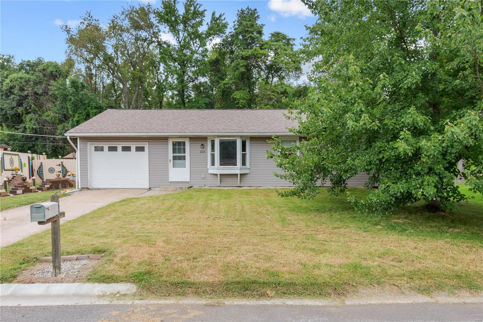 226 Pine Ridge Drive Godfrey, IL 62035 - Photo 19 of 20 Gallery Image 19
