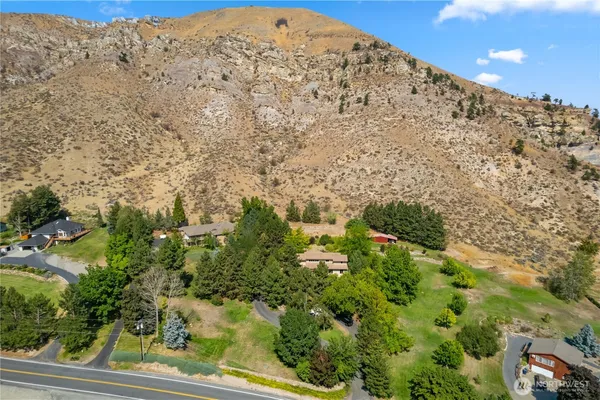 $959,000 | 1100 Pitcher Canyon Road, Wenatchee, WA 98801