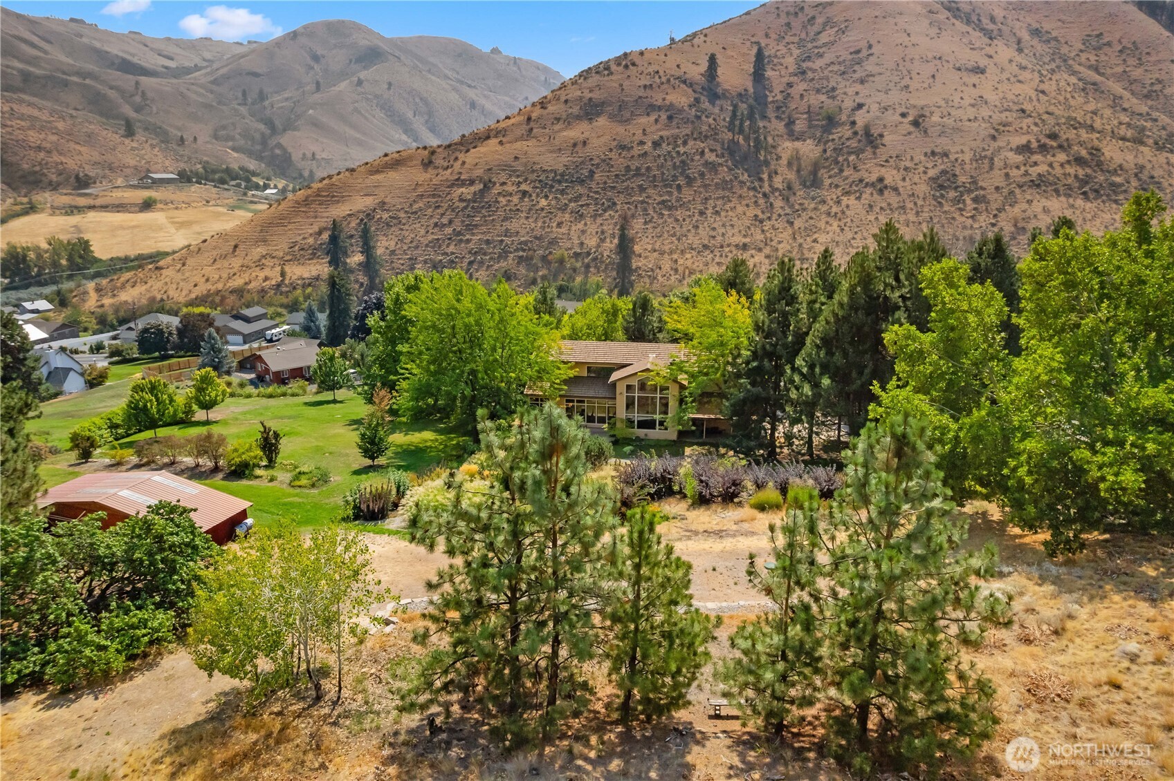 1100 Pitcher Canyon Road Wenatchee, WA 98801 - Photo 3 of 40