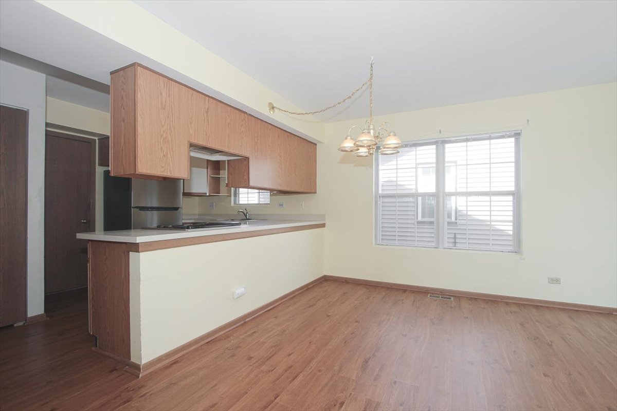 1738 Ranchview Drive Naperville, IL 60565 - Photo 11 of 25 Gallery Image 11