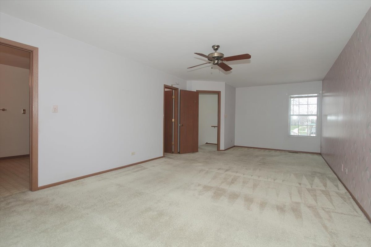 1738 Ranchview Drive Naperville, IL 60565 - Photo 17 of 25 Gallery Image 17
