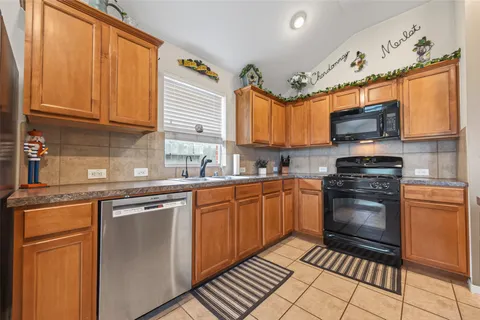 $299,900 | 8622 Henrico Lane, Rosenberg, TX 77469