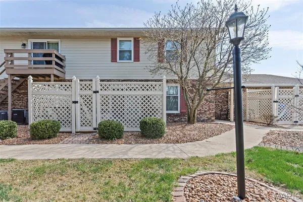 $175,000 | 1324 Normandy Drive, Godfrey, IL 62035