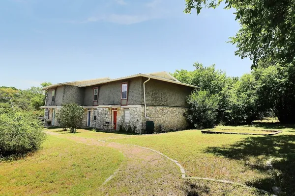 $1,820 | 1704 East M. Franklin Avenue, Unit B, Austin, TX 78721