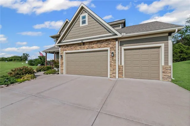 $454,900 | 2305 Windmill Drive, Platte City, MO 64079