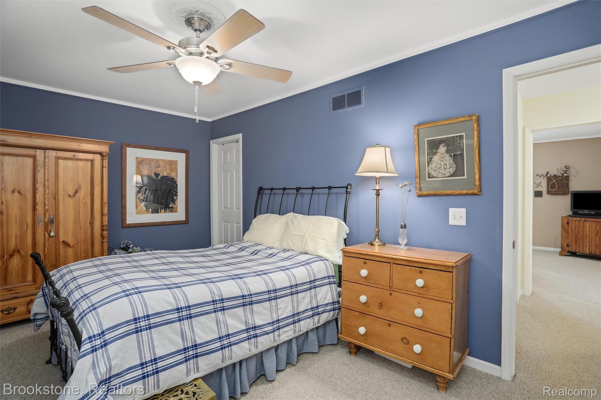 4999 Crooks Road Royal Oak, MI 48073 - Photo 18 of 20 Main bedroom with walk-in closet & additional closet space
