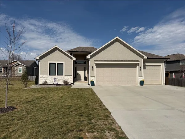 $505,000 | 21010 West 225th Street, Spring Hill, KS 66083
