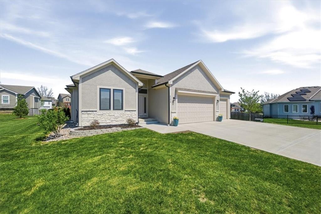 21010 West 225th Street Spring Hill, KS 66083 - Photo 2 of 29