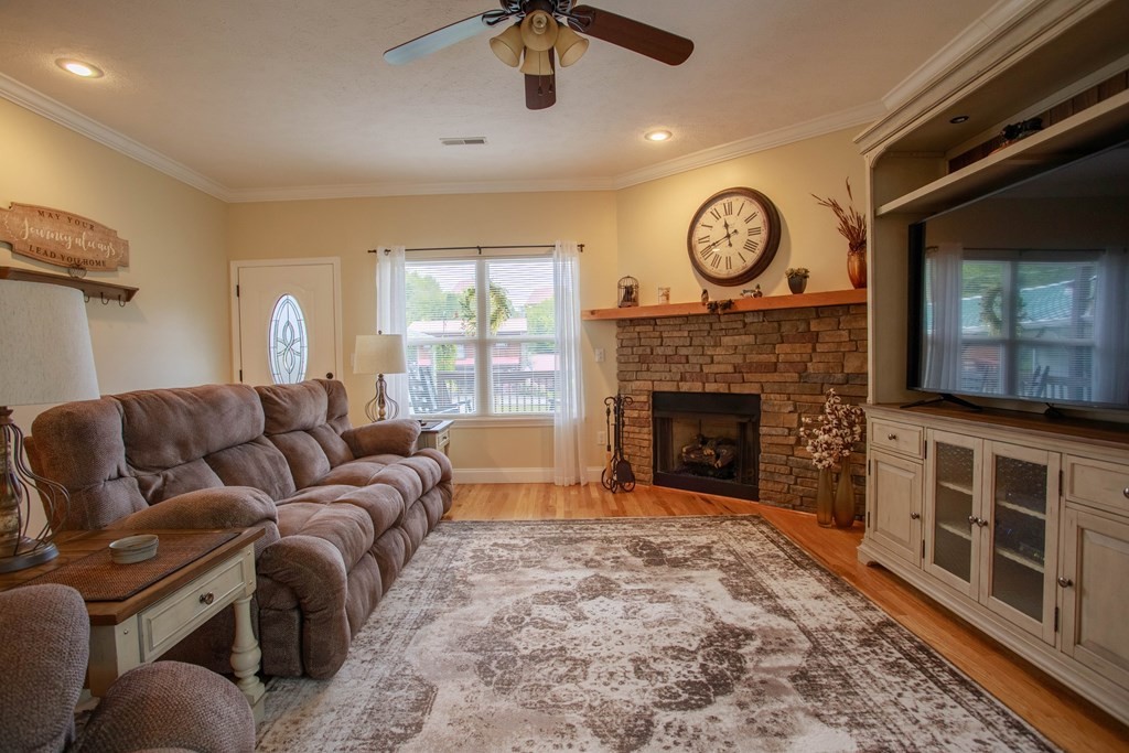 431 Hideaway Ridge Circle Sevierville, TN 37862 - Photo 12 of 57 Gallery Image 12