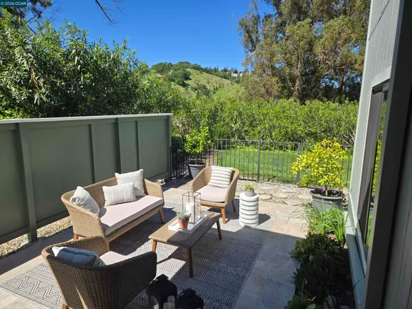 $699,999 | 1124 Singingwood Court, Unit 2, Walnut Creek, CA 94595